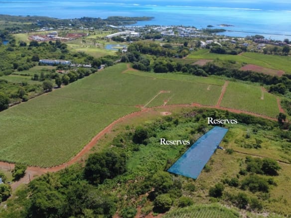 Terrain agricole unique en bord de rivière de 1 911,4 m² + réserves – Haute Rive, Rivière du Rempart