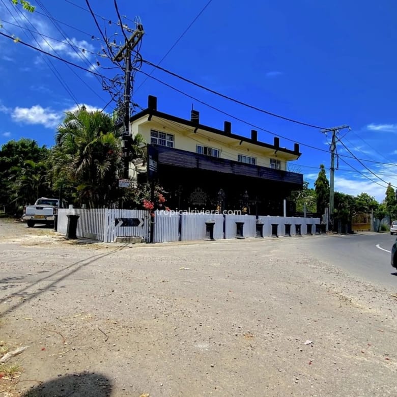 Turnkey Bar restaurant for sale in Calodyne with Alchohol Permit
