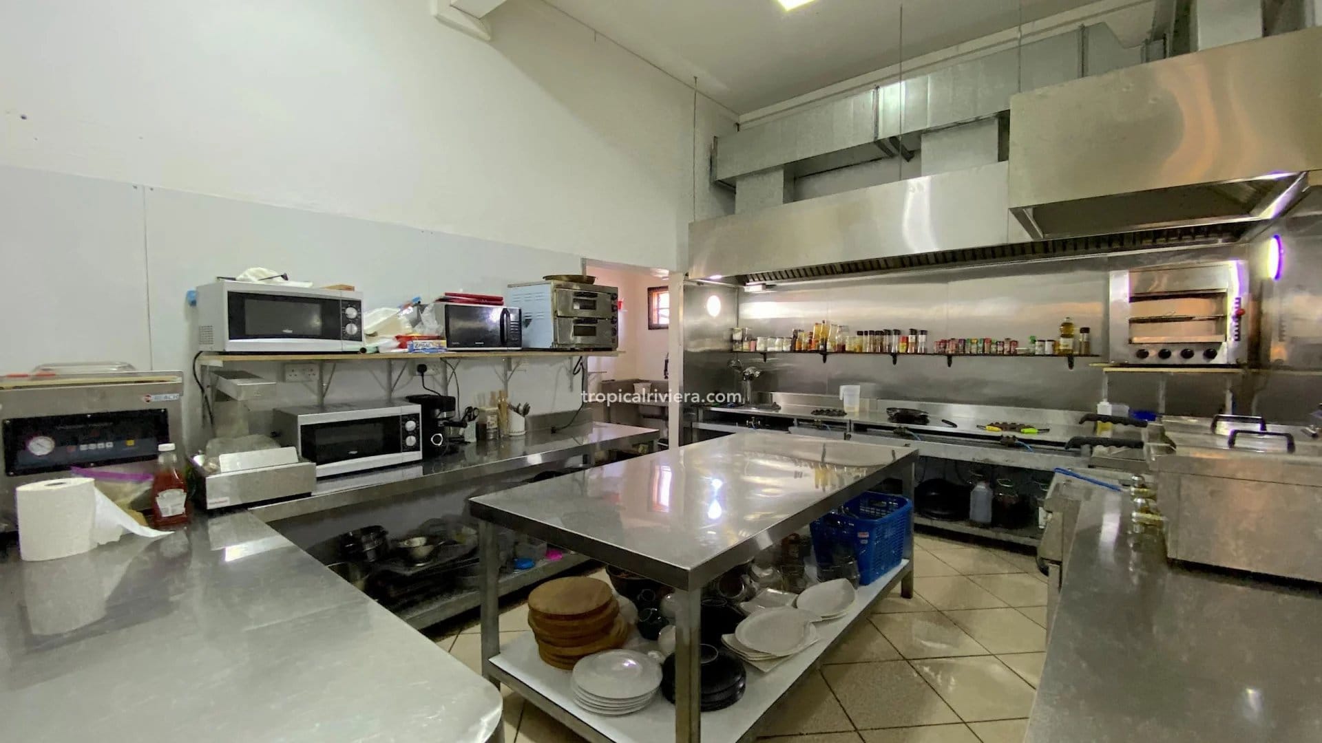 Turnkey Bar restaurant for sale in Calodyne with Alchohol Permit