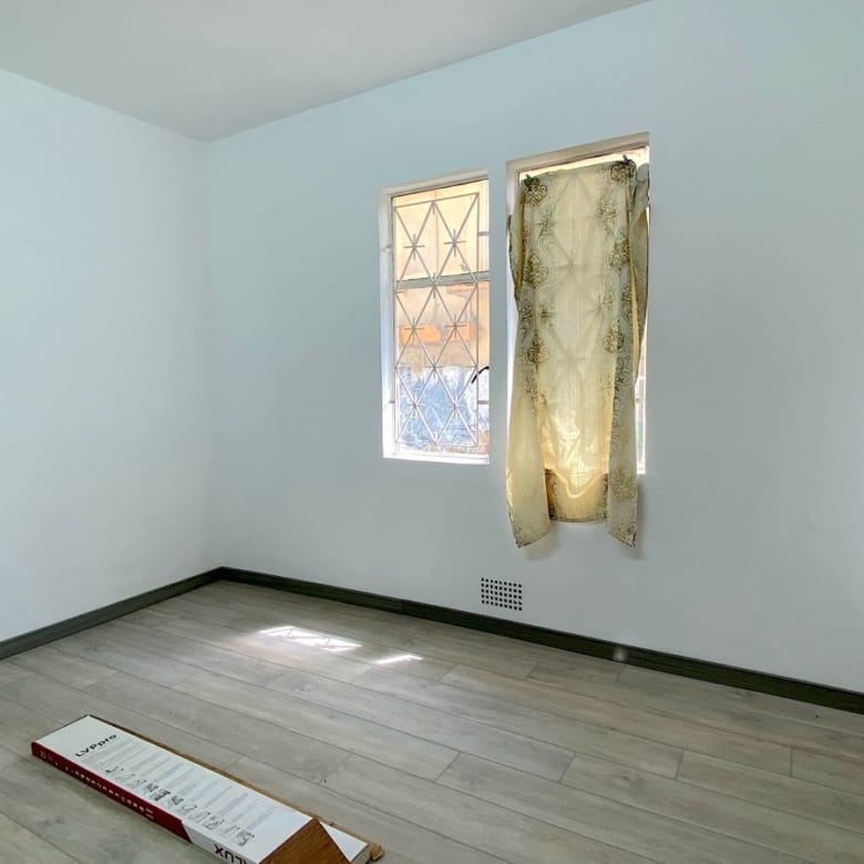 Local au rez-de-chaussée à louer – 6 pièces | Centre de Flacq | Idéal pour un bureau ou un appartement