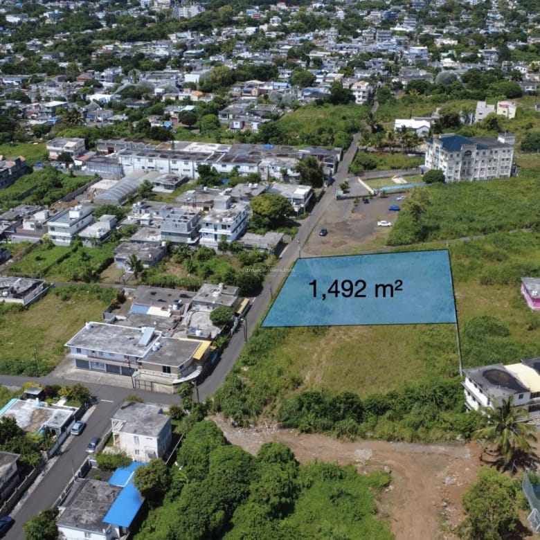 Residential Land for Sale in Vacoas – 1,492 m² Plot on Abattoir Road