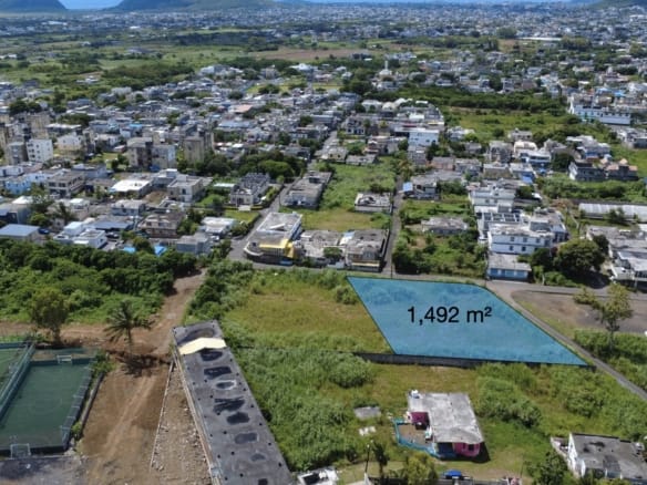 Terrain résidentiel à vendre à Vacoas – Terrain de 1 492 m² sur Abattoir Road