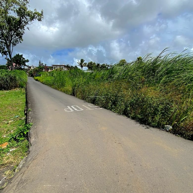 Residential Land for Sale in Vacoas – 1,492 m² Plot on Abattoir Road