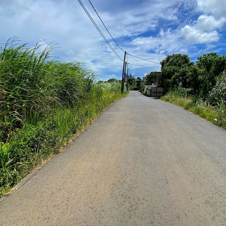 Residential Land for Sale in Vacoas – 1,492 m² Plot on Abattoir Road