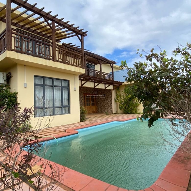 4-Bedroom Furnished Villa with Large Private Pool for Rent – Pointe aux Piments | Secure Gated Residence