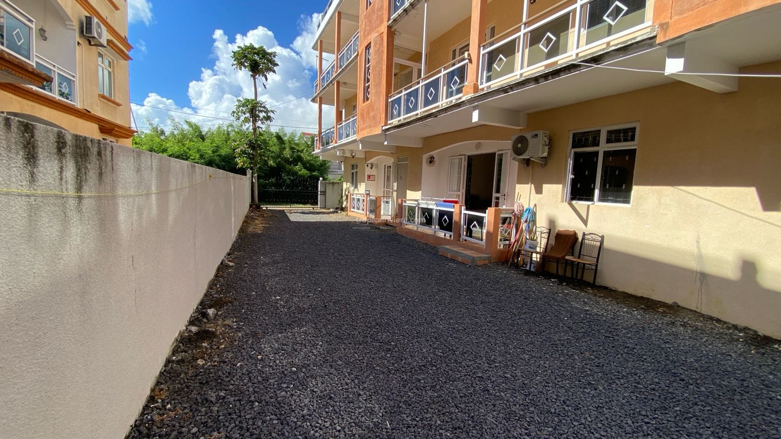 Rental – 3 Bedroom Furnished and Air Conditioned Apartment – Pereybere Mauritius