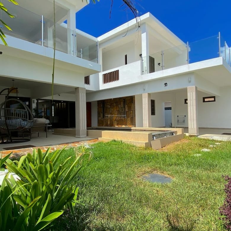 Rental – Fully Funished Villa with Private Pool in a Gated Community- Belle Mare