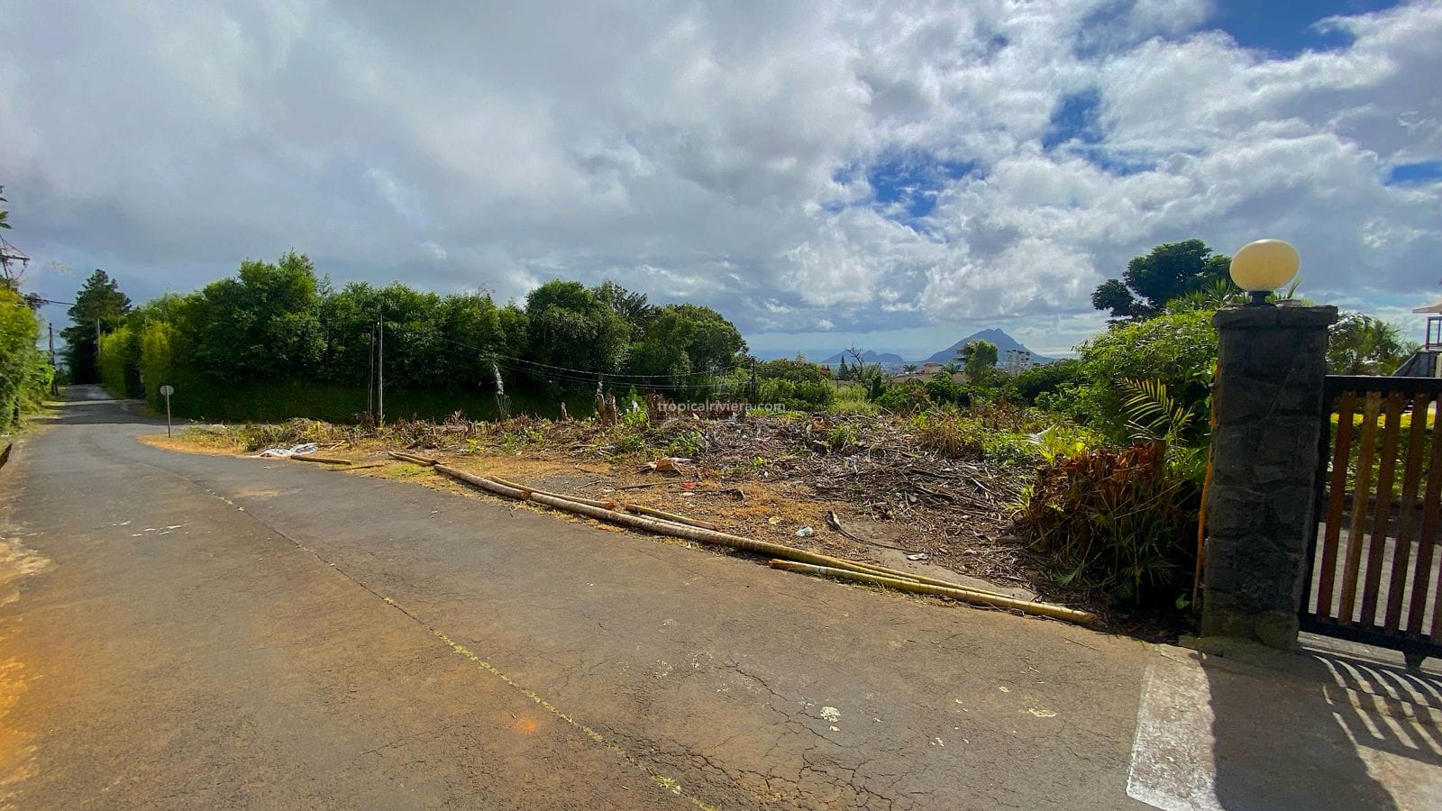 Residential Land for Sale – 1,900 m² (500 Toises) with Mountain & Ocean Views | Floreal, Curepipe