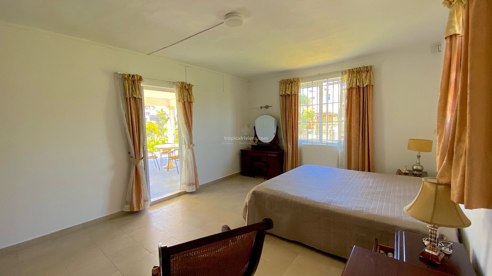 À vendre – Villa meublée de 6 chambres, 480 m² – Flic-en-Flac, Île Maurice