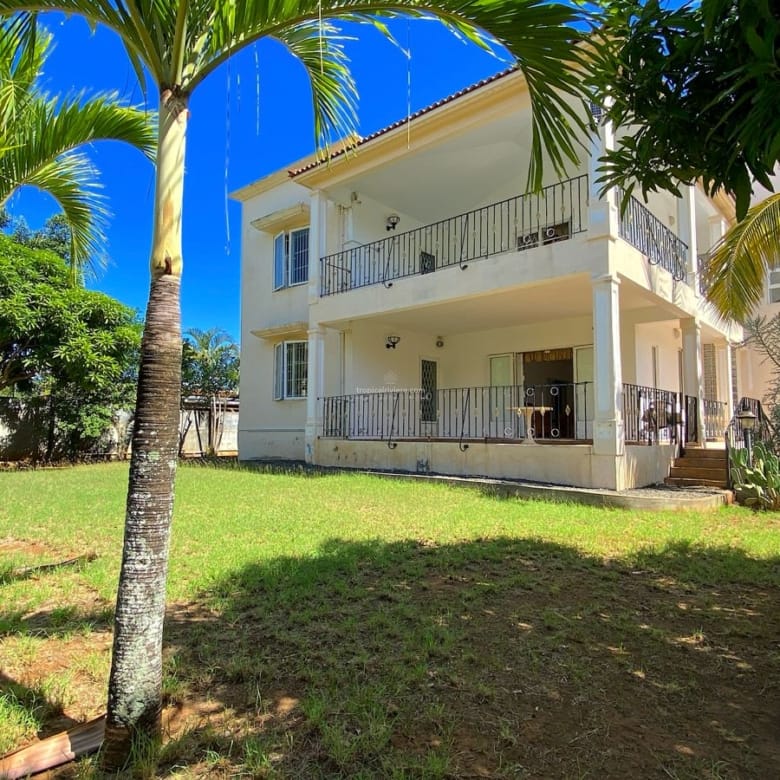 À vendre – Villa meublée de 6 chambres, 480 m² – Flic-en-Flac, Île Maurice