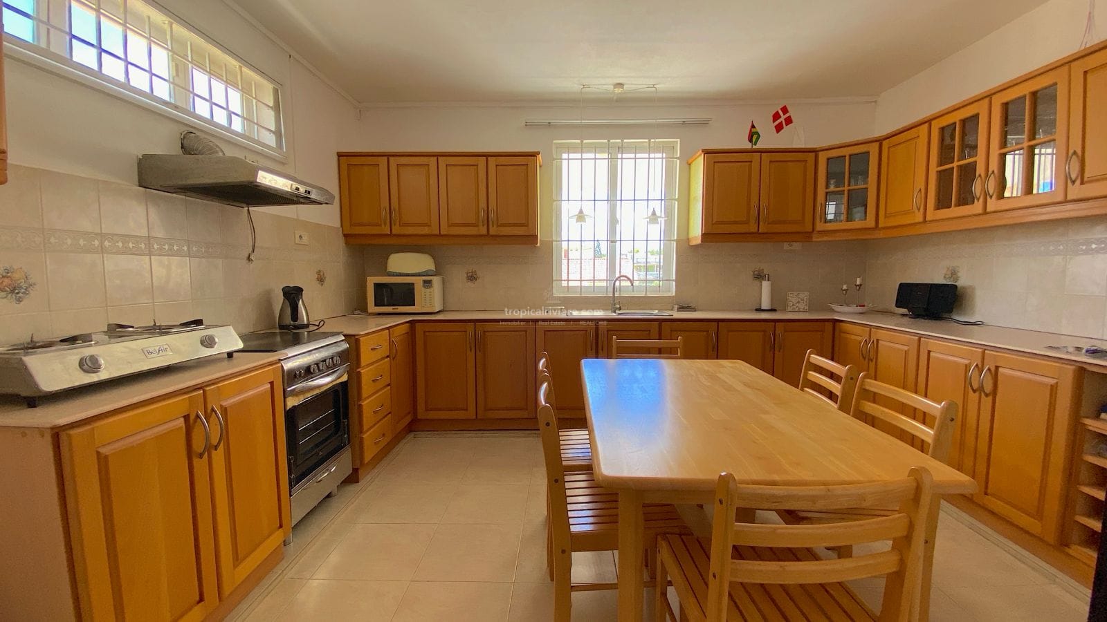À vendre – Villa meublée de 6 chambres, 480 m² – Flic-en-Flac, Île Maurice