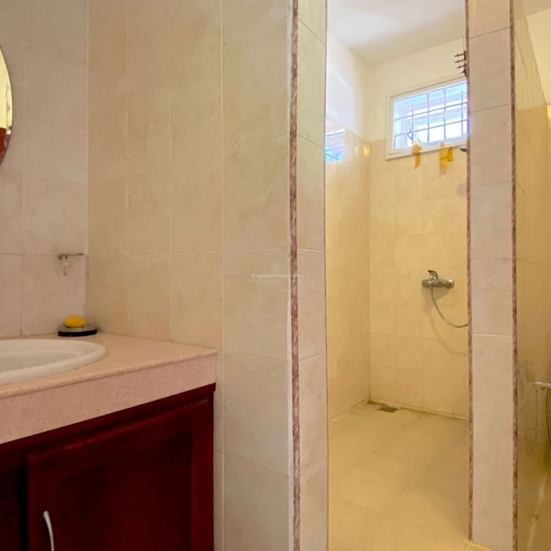 À vendre – Villa meublée de 6 chambres, 480 m² – Flic-en-Flac, Île Maurice