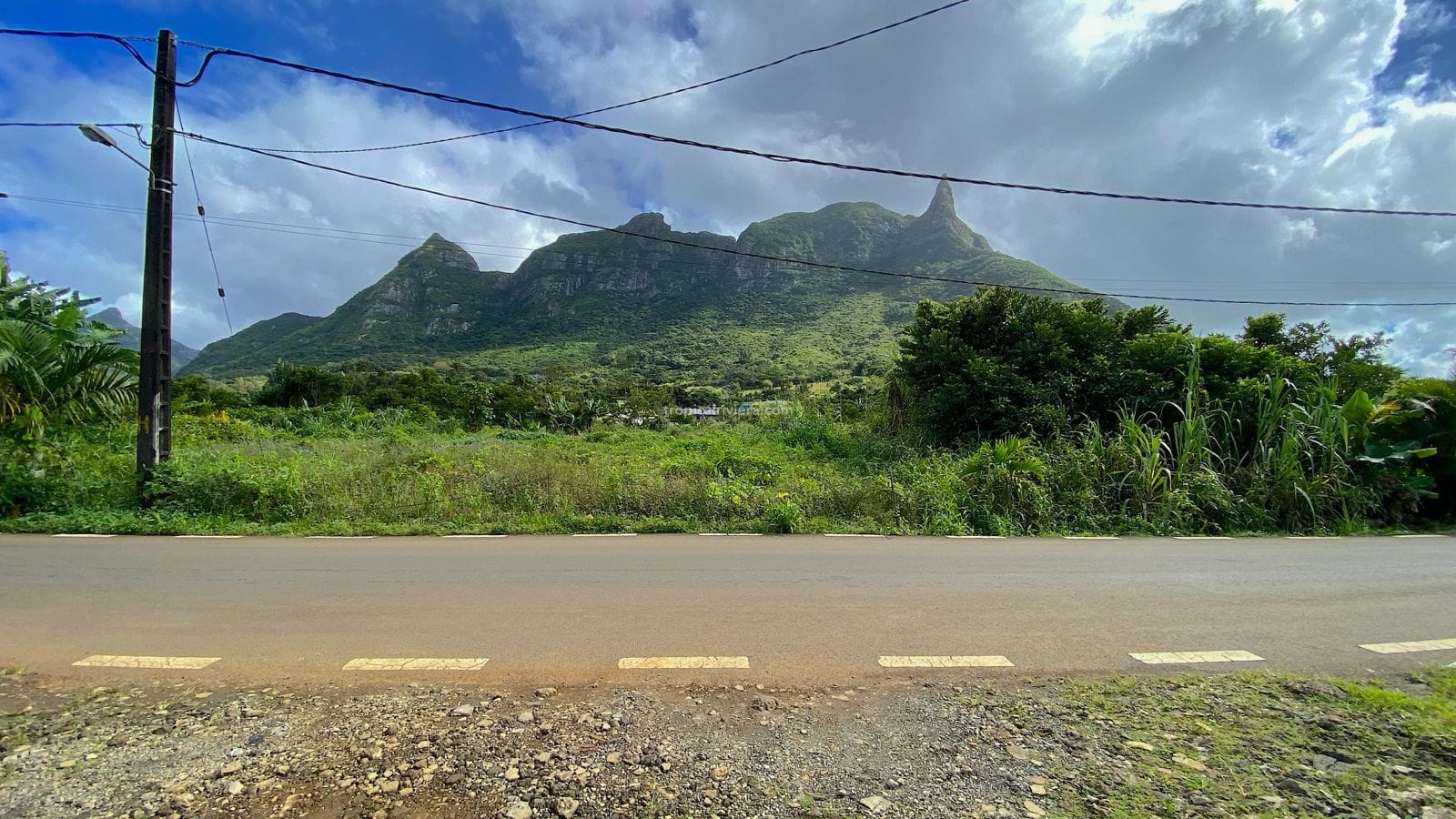 Land for Sale – 1,899.39 m² – La Laura Malenga, St Pierre