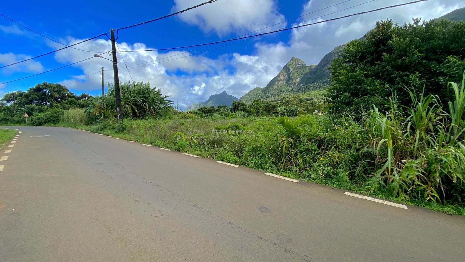 Land for Sale – 1,899.39 m² – La Laura Malenga, St Pierre