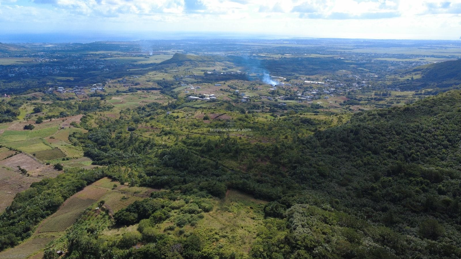 Agricultural Land for Sale in Les Mariannes | 3,075.86 m² with Panoramic Views & Stream