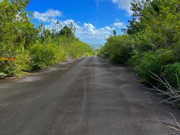 Agricultural Land for Sale in Les Mariannes | 3,075.86 m² with Panoramic Views & Stream