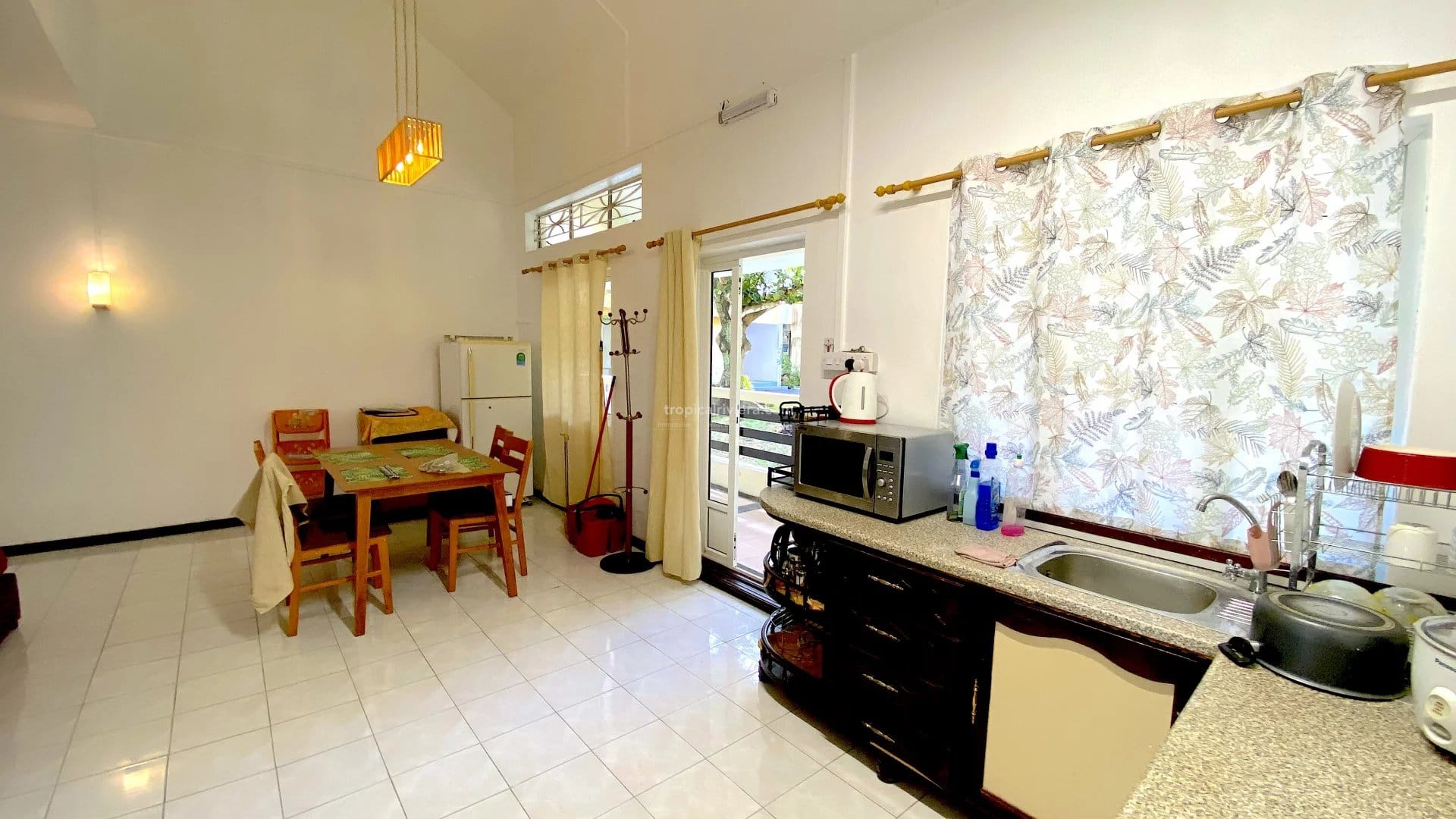Rental – 2 Bedroom Fully Furnished Apartment with Pool in a Gated Community – Poste Lafayette, Flacq