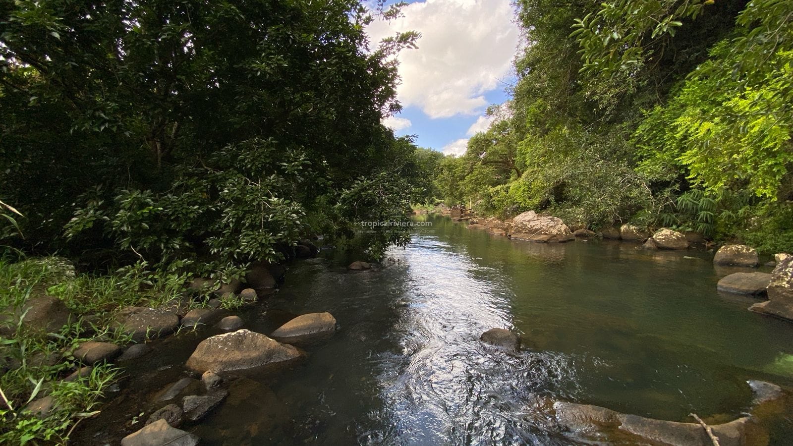 Riverside Residential / Commercial Land 6,109 m² (145 Perches) – Rivière du Poste