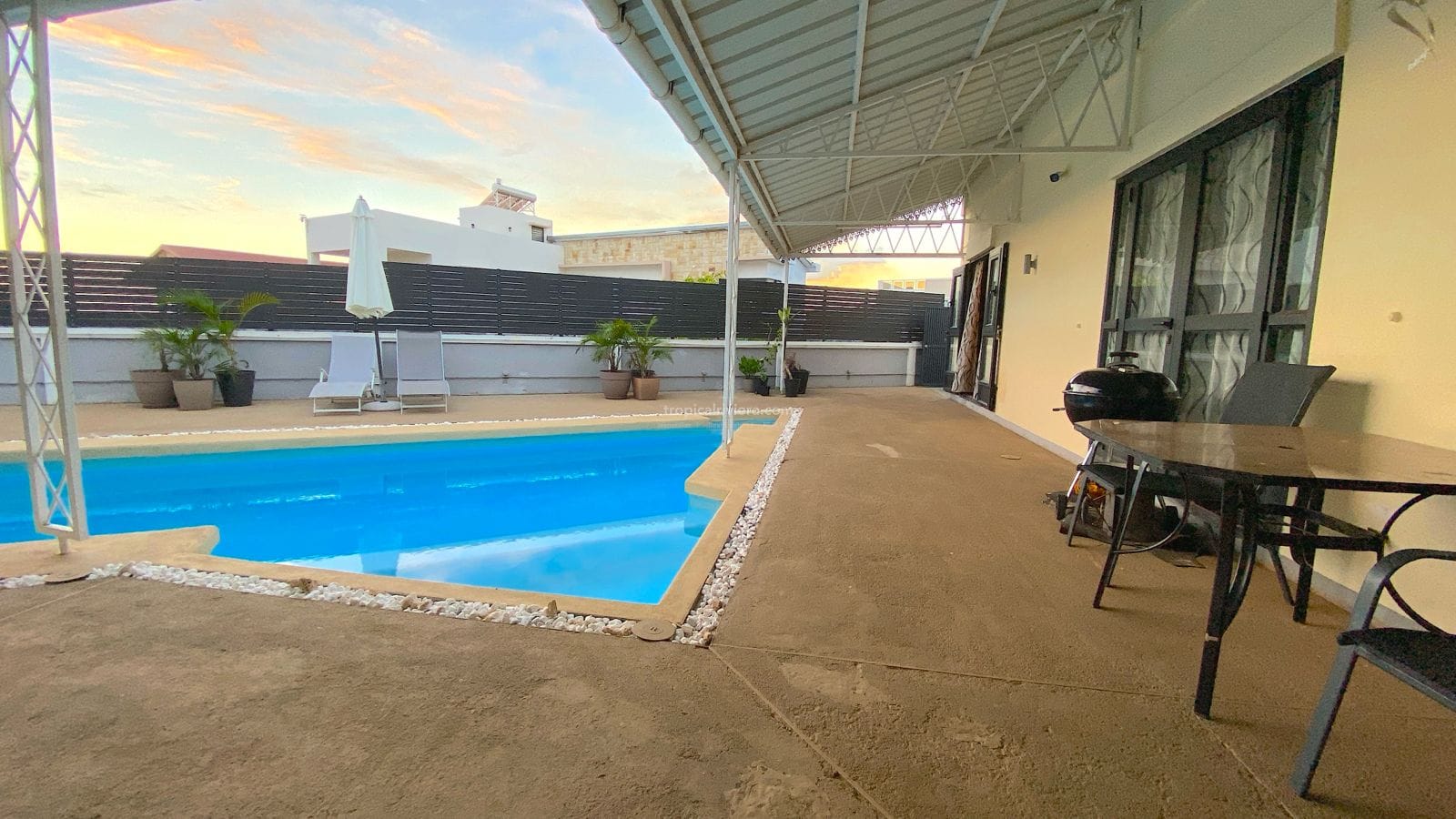 Rental – 3 Bedroom Furnished Villa with Private Pool – Albion, Black River