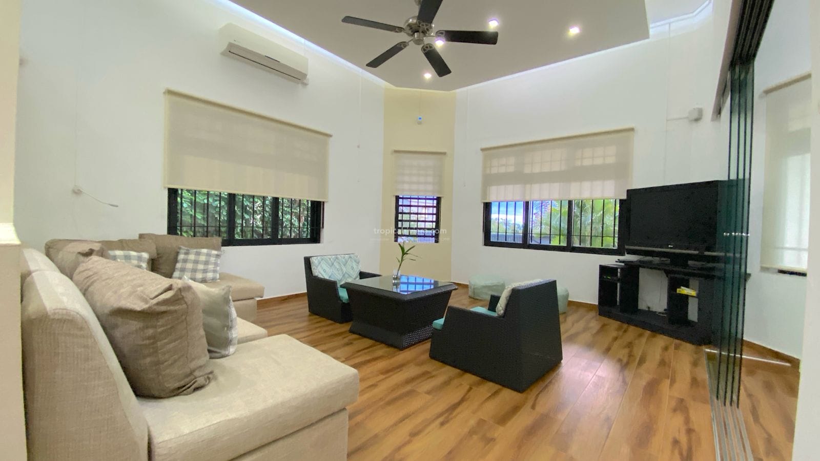 Rental – 3 Bedroom Furnished Villa with Private Pool – Albion, Black River