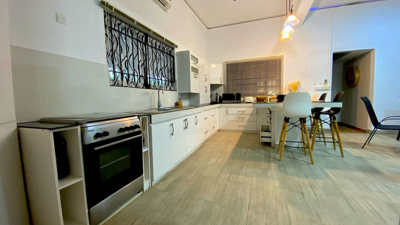 Rental – 3 Bedroom Furnished Villa with Private Pool – Albion, Black River