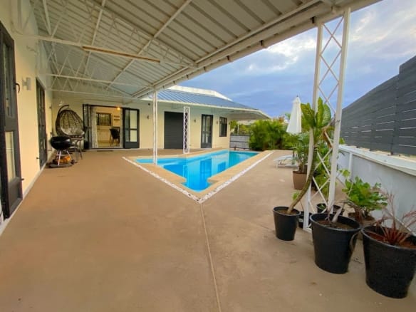 Rental – 3 Bedroom Furnished Villa with Private Pool – Albion, Black River