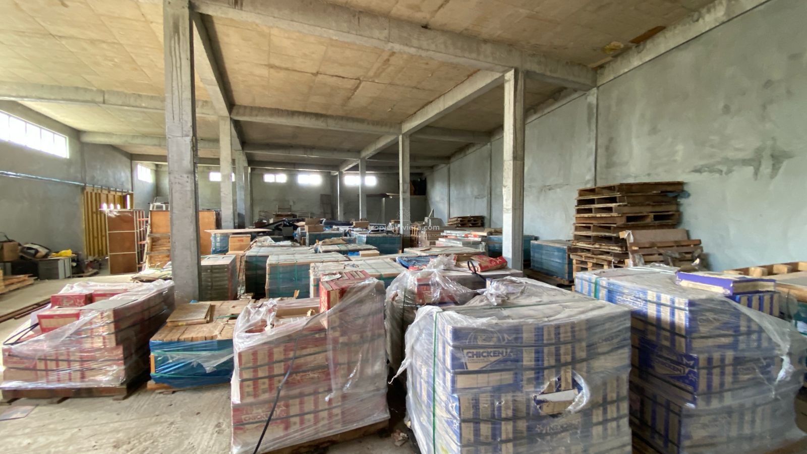 Rental – Commercial Space / Warehouse / Multipurpose Building 4,500 Sq ft – Centre de Flacq