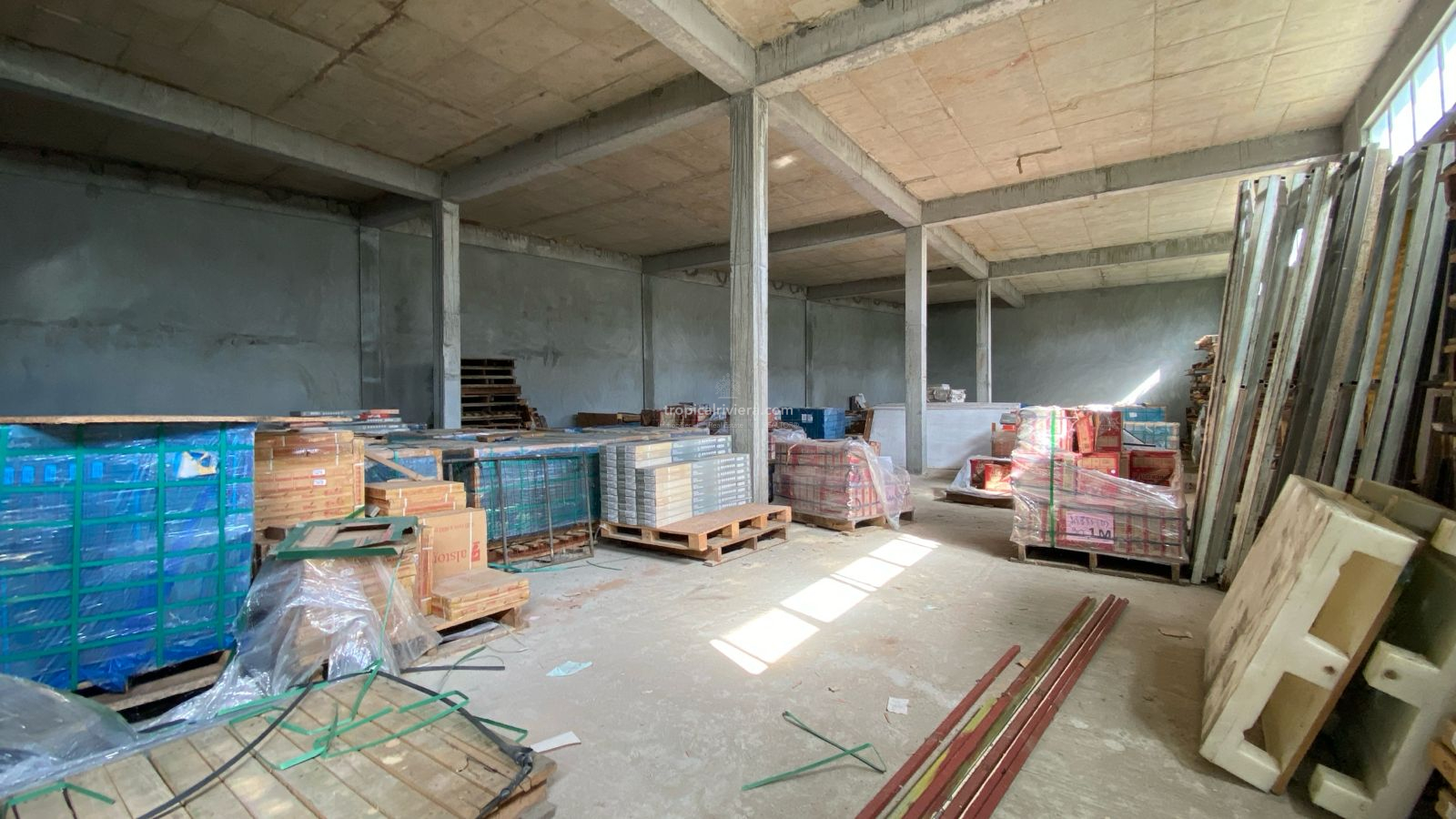 Rental – Commercial Space / Warehouse / Multipurpose Building 4,500 Sq ft – Centre de Flacq