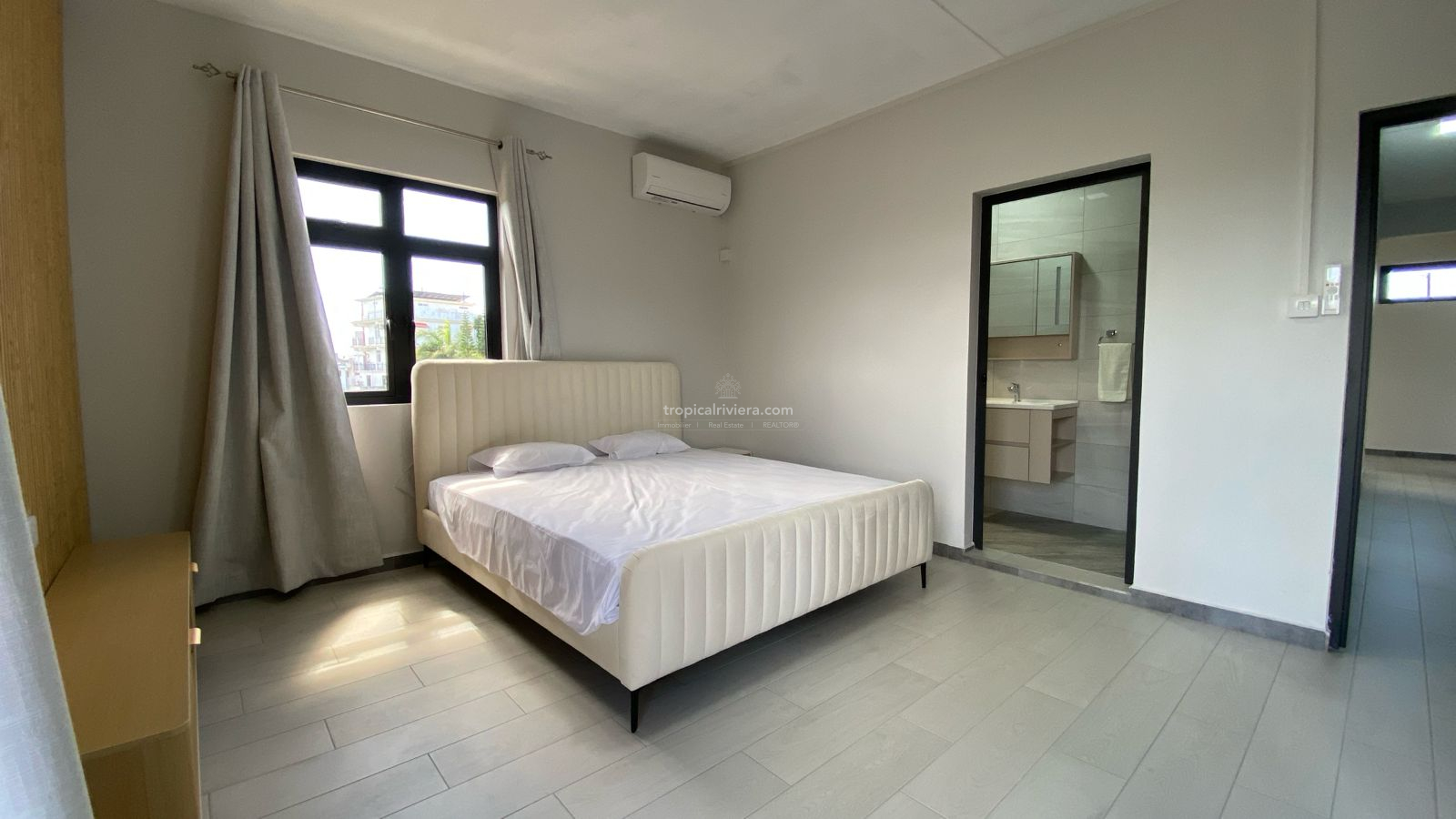 Move-In Ready in Grand Baie: A Brand-New, Fully Furnished 4-Bedroom Villa – 195 m2