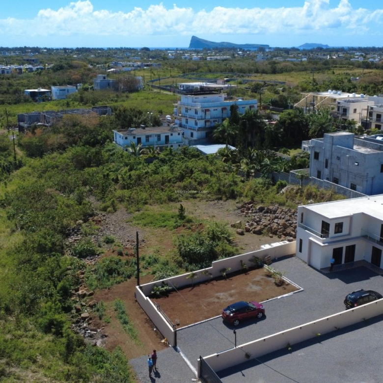Move-In Ready in Grand Baie: A Brand-New, Fully Furnished 4-Bedroom Villa – 195 m2