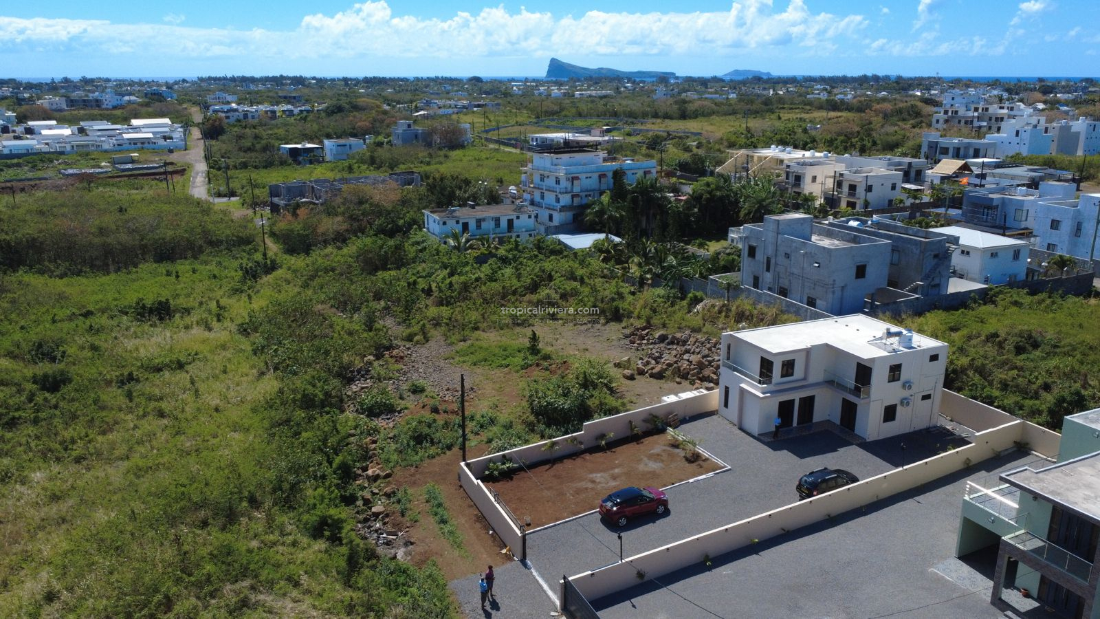 Move-In Ready in Grand Baie: A Brand-New, Fully Furnished 4-Bedroom Villa – 195 m2