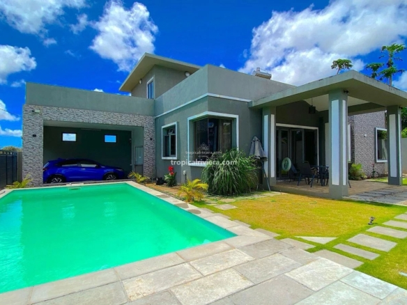 3-Bedroom Furnished Villa for Rent in Calebasses with Private Pool