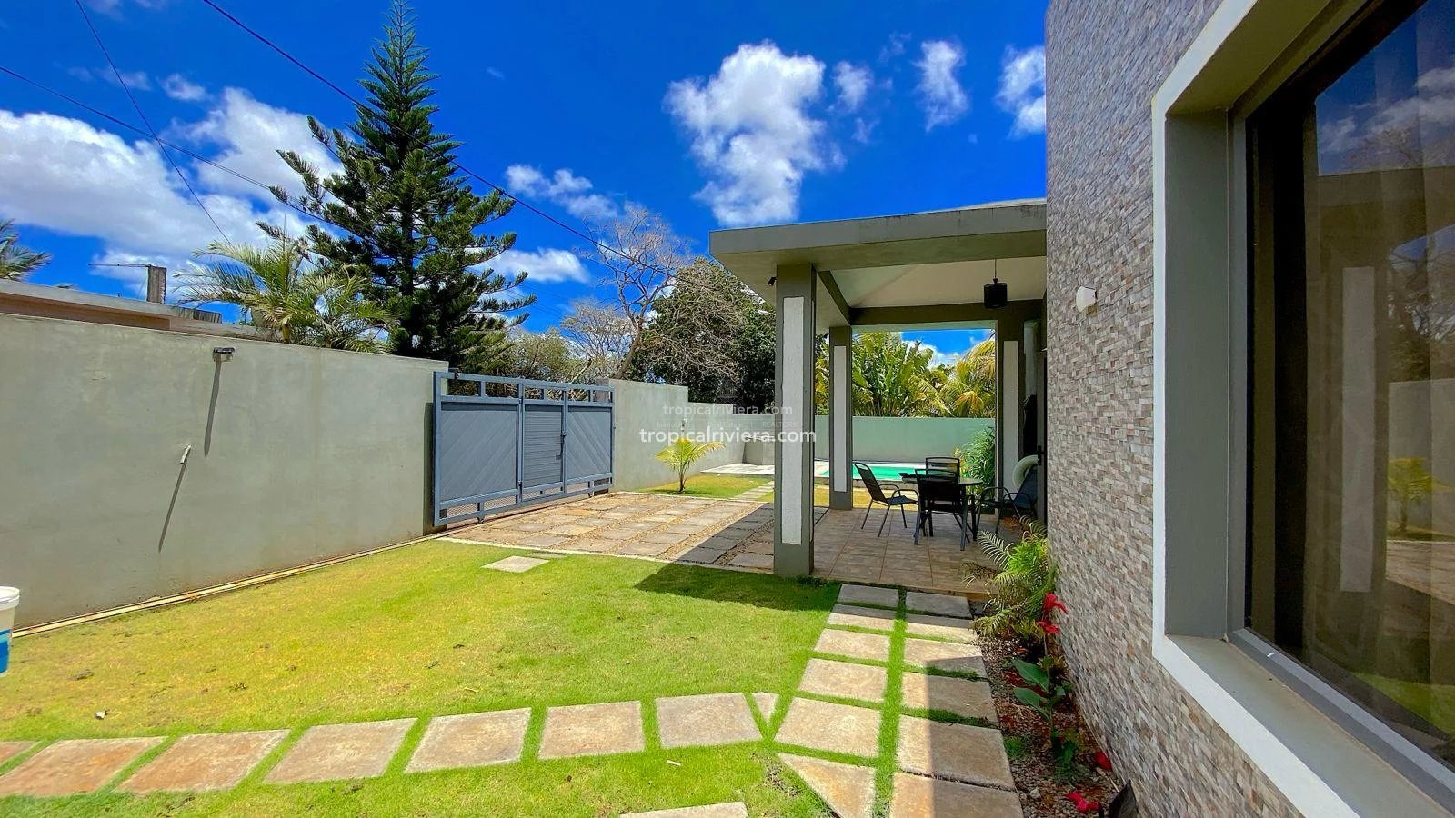 3-Bedroom Furnished Villa for Rent in Calebasses with Private Pool